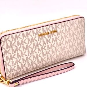Michael Kors Jet Set Zip Wallet